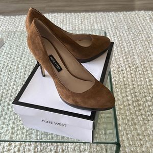 Nine West Brown suede pumps